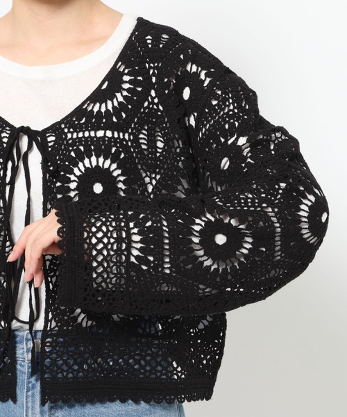 LOWRYS FARM(ローリーズファーム)の「クロシェニットカーディガン 644667(カーディガン/ボレロ・レディース・アイボリー/イエロー/ブラック・FREE)」の4枚目の写真