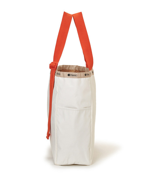 LeSportsac(レスポートサック)の「LG HANDLE ADJ TOTE メレンゲ/マンダリンウェビング(トートバッグ・レディース・ホワイト・FREE)」の5枚目の写真