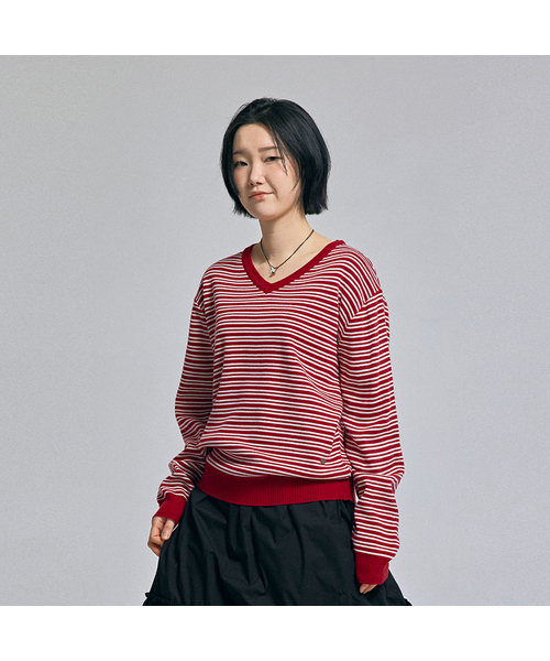 AWESOME STUDIO(オーサムスタジオ)の「クラシック(ストライプ)Vネックニットバーガンディ(ニット/セーター・レディース・バーガンディー・FREE)」の1枚目の写真