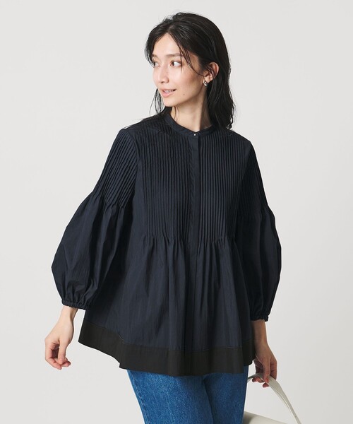 UNITED ARROWS(ユナイテッドアローズ)の「ピンタック バンドカラー ブラウス(シャツ/ブラウス・レディース・ライトピンク/ホワイト/ネイビー・FREE)」の2枚目の写真