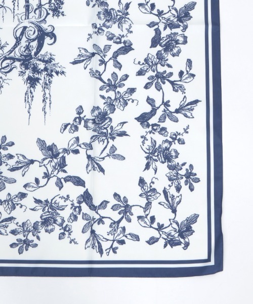 axes femme（アクシーズファム）の「フラワースケッチ柄スカーフ（マフラー・レディース・ホワイト・FREE）」の7枚目の写真