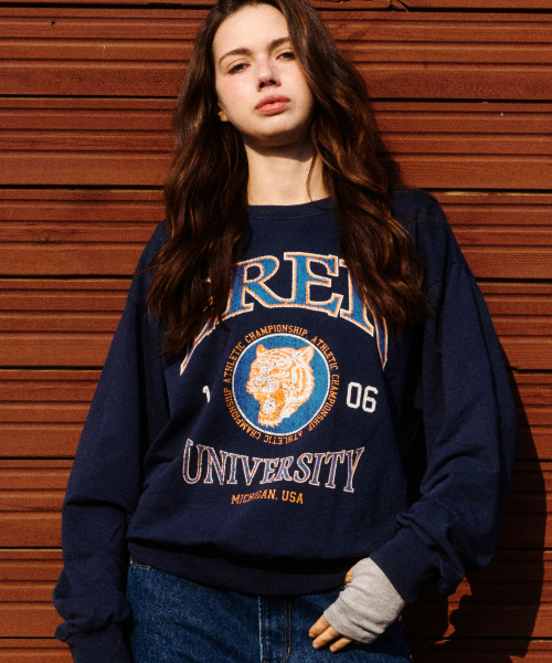 ERER(エルエル)の「Tiger Print Vintage Sweatshirt Navy(スウェット・レディース・ネイビー・2/1)」の4枚目の写真