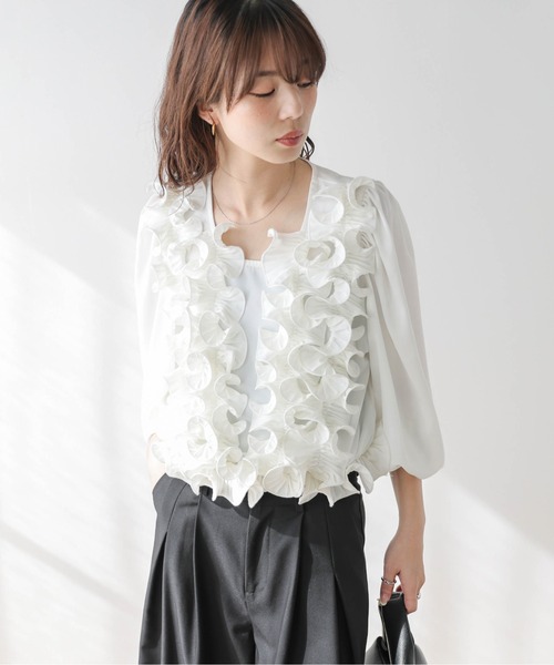 AMELY(エミリー)の「フロントフリルデザインブラウス(シャツ/ブラウス・レディース・ブラック/ホワイト・フリー)」の5枚目の写真