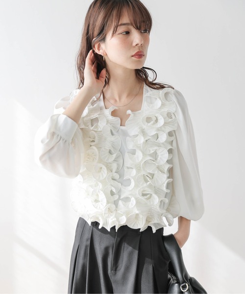 AMELY(エミリー)の「フロントフリルデザインブラウス(シャツ/ブラウス・レディース・ブラック/ホワイト・フリー)」の8枚目の写真