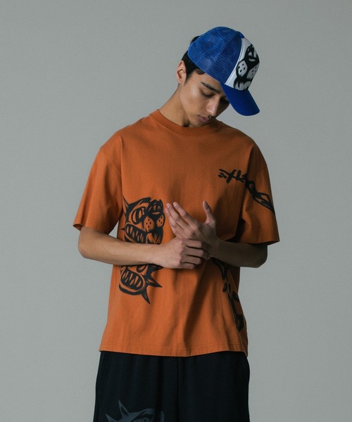 XLARGE(エクストララージ)の「ALLOVER PRINTED S/S TEE(Tシャツ/カットソー・メンズ・オレンジ/ホワイト/ブラック・S/M/L/XL)」の16枚目の写真