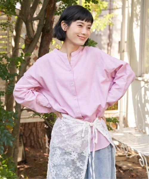 LBC（エルビーシー）の「【インフルエンサー着用】リネンコットンバンドカラーシャツ（シャツ/ブラウス・レディース・ライトブルー/チャコール/グリーン/ホワイト/スモークピンク・M）」の8枚目の写真