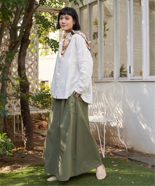 LBC（エルビーシー）の「【インフルエンサー着用】リネンコットンバンドカラーシャツ（シャツ/ブラウス・レディース・ライトブルー/チャコール/グリーン/ホワイト/スモークピンク・M）」の15枚目の写真