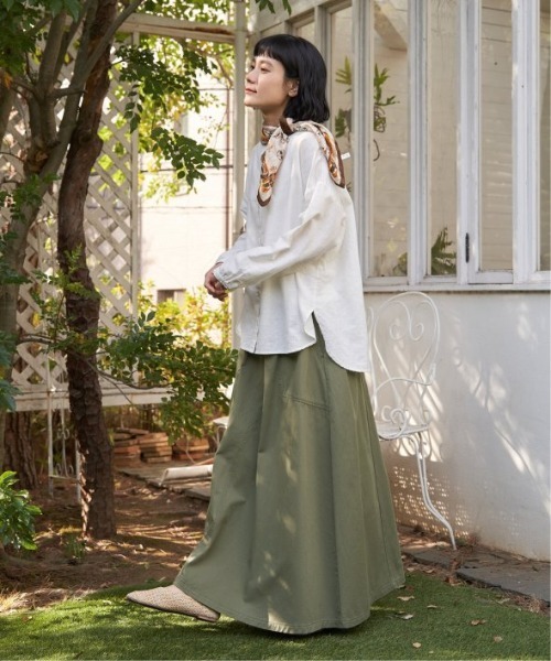 LBC（エルビーシー）の「【インフルエンサー着用】リネンコットンバンドカラーシャツ（シャツ/ブラウス・レディース・ライトブルー/チャコール/グリーン/ホワイト/スモークピンク・M）」の17枚目の写真