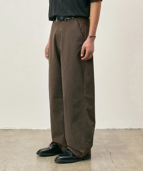 COSTUME O’CLOCK(コスチュームオクロック)の「コットンウォッシュドワイドパンツアッシュブラウン COOSPT243ASHBROWN(その他パンツ・メンズ・その他・34/32/30/26/28)」の2枚目の写真