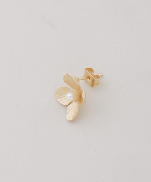 NANO universe（ナノユニバース）の「フラワーモチーフピアス（ピアス（両耳用）・レディース・シルバー/ゴールド・F）」の4枚目の写真