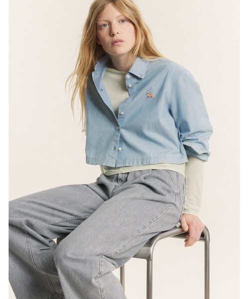 Maison Kitsune（メゾンキツネ）の「BABY FOX CROPPED SHIRT（シャツ/ブラウス・レディース・ライトブルー・38/36/34）」の8枚目の写真