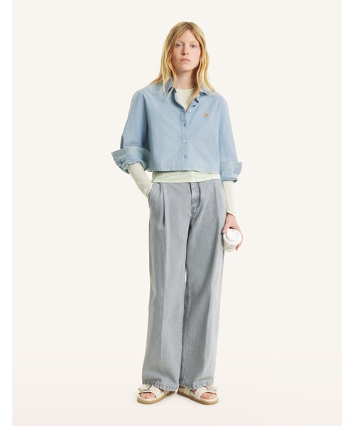 Maison Kitsune（メゾンキツネ）の「BABY FOX CROPPED SHIRT（シャツ/ブラウス・レディース・ライトブルー・38/36/34）」の4枚目の写真