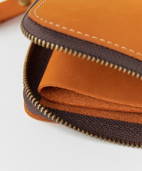 ROOPTOKYO(ループトウキョウ)の「OKUOKU 0909/オクオク 本革ヴィンテージライク 牛革クレイジーホースレザー コンパクト 2つ折り ラウンドジップウォレット 2026年春夏(財布・メンズ・イエロー/グリーン/レッド系その他/ダークブラウン/ブラック/ブルー/ライトブラウン・FREE)」の8枚目の写真