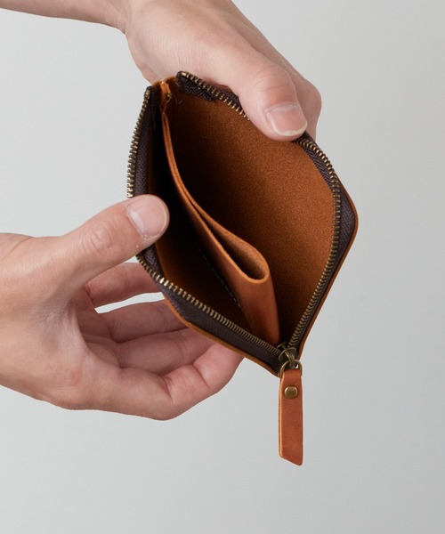 ROOPTOKYO(ループトウキョウ)の「OKUOKU 0909/オクオク 本革ヴィンテージライク 牛革クレイジーホースレザー コンパクト 2つ折り ラウンドジップウォレット 2026年春夏(財布・メンズ・イエロー/グリーン/レッド系その他/ダークブラウン/ブラック/ブルー/ライトブラウン・FREE)」の20枚目の写真