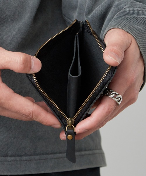 ROOPTOKYO(ループトウキョウ)の「OKUOKU 0909/オクオク 本革ヴィンテージライク 牛革クレイジーホースレザー コンパクト 2つ折り ラウンドジップウォレット 2026年春夏(財布・メンズ・イエロー/グリーン/レッド系その他/ダークブラウン/ブラック/ブルー/ライトブラウン・FREE)」の16枚目の写真