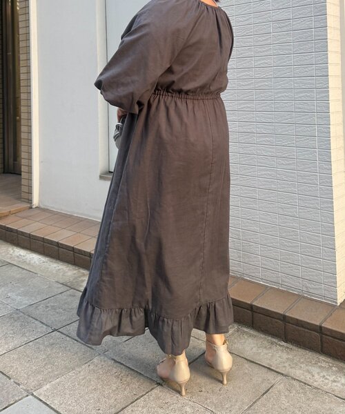 Jena espace merveilleux（ジェナ　エスパスメルヴェイユ）の「【WEB限定/インフルエンサー企画】バルーン袖切替ワンピ（ワンピース・レディース・オフホワイト/サックスブルー/チャコールグレー・FREE）」の12枚目の写真