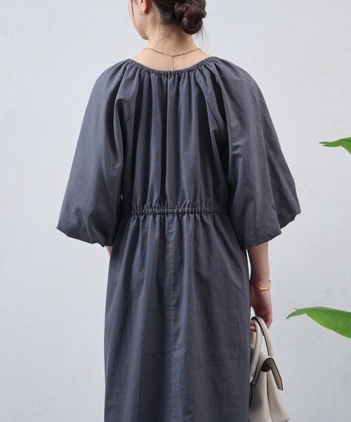 Jena espace merveilleux（ジェナ　エスパスメルヴェイユ）の「【WEB限定/インフルエンサー企画】バルーン袖切替ワンピ（ワンピース・レディース・オフホワイト/サックスブルー/チャコールグレー・FREE）」の20枚目の写真