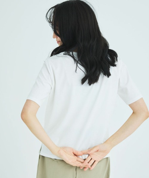 Liora by archives(リオラバイアルシーヴ)の「タックドレープトップス(Tシャツ/カットソー・レディース・オフホワイト/ブルー/アイボリー/ブラック・MEDIUM/LARGE)」の15枚目の写真