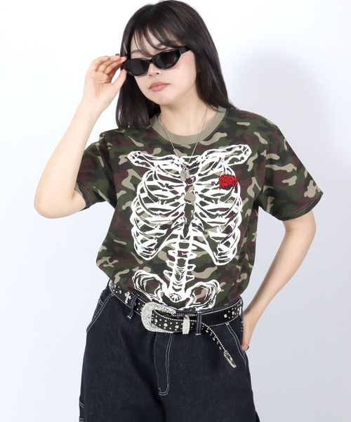 Salong hameu(サロン ハミュー)の「SNS映え ボーンプリントTシャツ/骨グラフィック トライバル刺繍/コンパクトシルエット/グランジ 韓国ストリート/ユニセックス(Tシャツ/カットソー・メンズ・カモフラージュ/ブラック系その他/ブラック・M/L/S)」の15枚目の写真