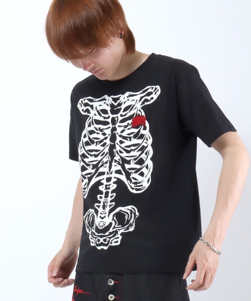 Salong hameu(サロン ハミュー)の「SNS映え ボーンプリントTシャツ/骨グラフィック トライバル刺繍/コンパクトシルエット/グランジ 韓国ストリート/ユニセックス(Tシャツ/カットソー・メンズ・カモフラージュ/ブラック系その他/ブラック・M/L/S)」の6枚目の写真