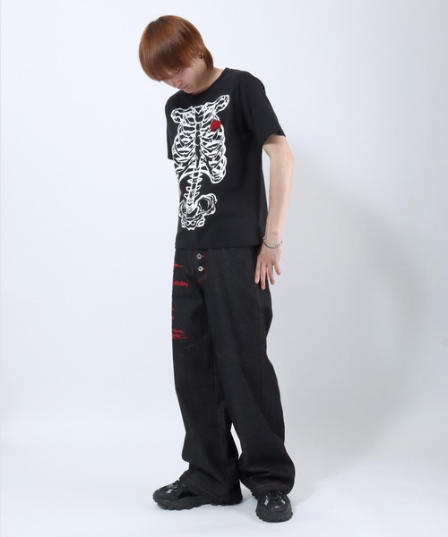 Salong hameu(サロン ハミュー)の「SNS映え ボーンプリントTシャツ/骨グラフィック トライバル刺繍/コンパクトシルエット/グランジ 韓国ストリート/ユニセックス(Tシャツ/カットソー・メンズ・カモフラージュ/ブラック系その他/ブラック・M/L/S)」の8枚目の写真