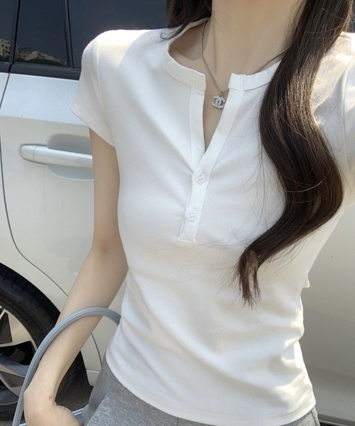 2ly2(トゥーリートゥー)の「ヘンリーネックTシャツ 半袖 リブ素材 前ボタン コンパクトトップス(Tシャツ/カットソー・レディース・ホワイト/グレー/ネイビー・FREE)」の5枚目の写真