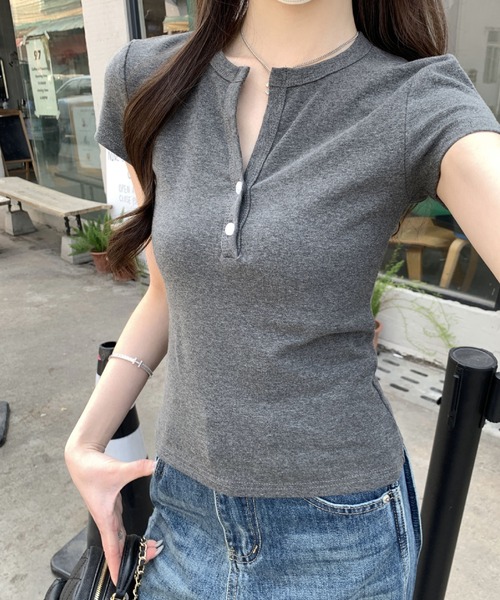 2ly2(トゥーリートゥー)の「ヘンリーネックTシャツ 半袖 リブ素材 前ボタン コンパクトトップス(Tシャツ/カットソー・レディース・ホワイト/グレー/ネイビー・FREE)」の14枚目の写真