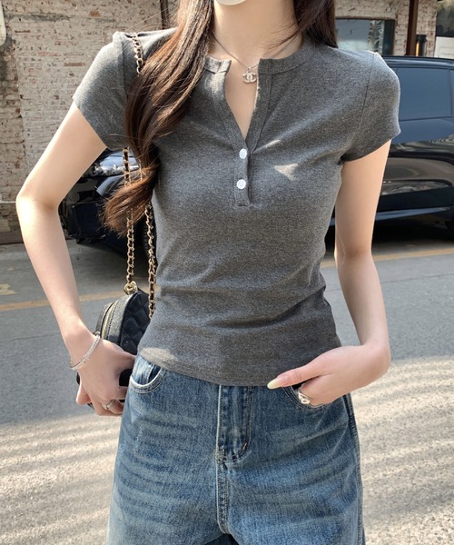 2ly2(トゥーリートゥー)の「ヘンリーネックTシャツ 半袖 リブ素材 前ボタン コンパクトトップス(Tシャツ/カットソー・レディース・ホワイト/グレー/ネイビー・FREE)」の16枚目の写真