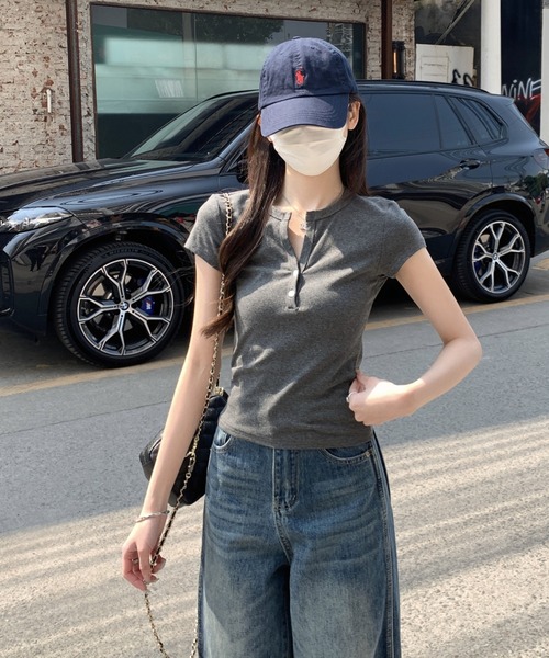 2ly2(トゥーリートゥー)の「ヘンリーネックTシャツ 半袖 リブ素材 前ボタン コンパクトトップス(Tシャツ/カットソー・レディース・ホワイト/グレー/ネイビー・FREE)」の20枚目の写真