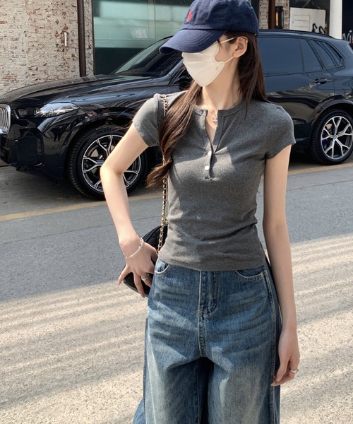 2ly2(トゥーリートゥー)の「ヘンリーネックTシャツ 半袖 リブ素材 前ボタン コンパクトトップス(Tシャツ/カットソー・レディース・ホワイト/グレー/ネイビー・FREE)」の21枚目の写真