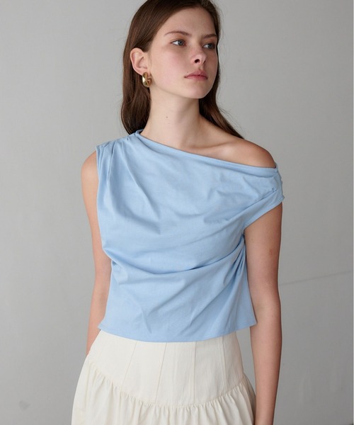 ORGUE（オルグ）の「Drape one-shoulder cut tops/ドレープワンショルダーカットトップス（Tシャツ/カットソー・レディース・ホワイト/サックスブルー/ブラック・FREE）」の3枚目の写真