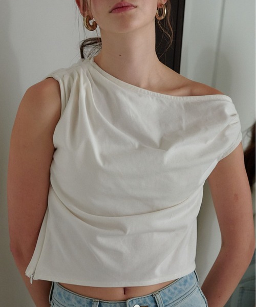 ORGUE（オルグ）の「Drape one-shoulder cut tops/ドレープワンショルダーカットトップス（Tシャツ/カットソー・レディース・ホワイト/サックスブルー/ブラック・FREE）」の15枚目の写真