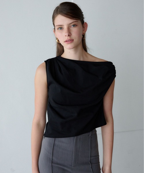 ORGUE（オルグ）の「Drape one-shoulder cut tops/ドレープワンショルダーカットトップス（Tシャツ/カットソー・レディース・ホワイト/サックスブルー/ブラック・FREE）」の21枚目の写真