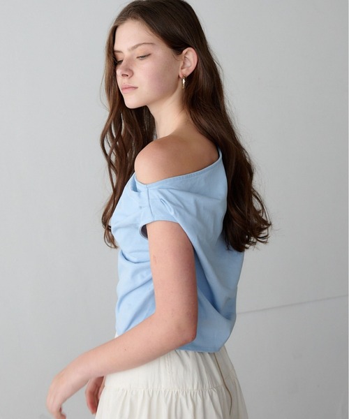ORGUE（オルグ）の「Drape one-shoulder cut tops/ドレープワンショルダーカットトップス（Tシャツ/カットソー・レディース・ホワイト/サックスブルー/ブラック・FREE）」の5枚目の写真