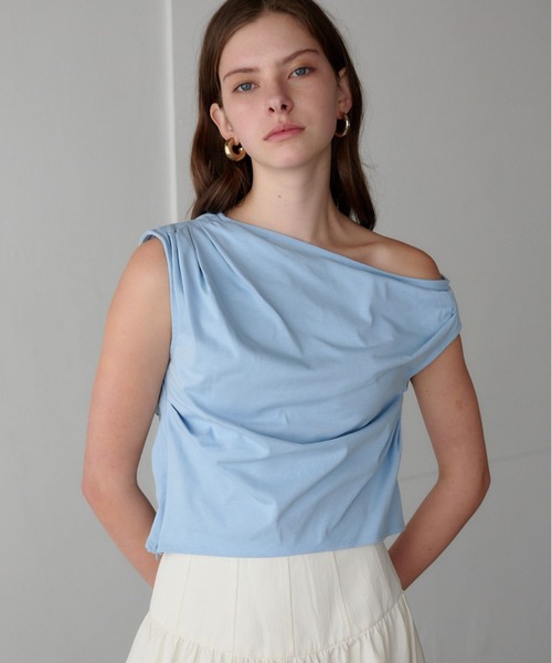 ORGUE（オルグ）の「Drape one-shoulder cut tops/ドレープワンショルダーカットトップス（Tシャツ/カットソー・レディース・ホワイト/サックスブルー/ブラック・FREE）」の6枚目の写真