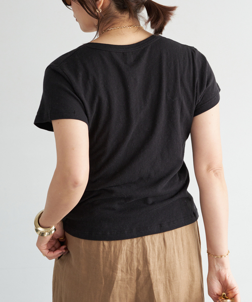 Deuxieme Classe(ドゥーズィエムクラス)の「【LE SET/ル セット】LAURA V NECK TEE(Tシャツ/カットソー・レディース・ブラック/ホワイト/ネイビー・FREE)」の19枚目の写真