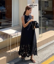 ホルターネックパンチングレースワンピース