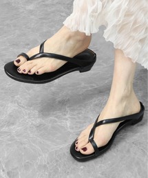 サムループ　ナローストラップサンダル　THUMB LOOP NARROW STRAP SANDALS