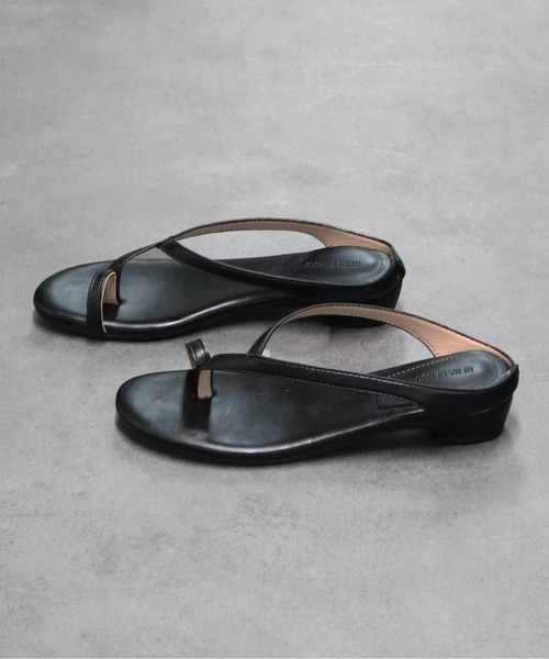 THE CELL.(ザセルドット)の「サムループ ナローストラップサンダル THUMB LOOP NARROW STRAP SANDALS(サンダル・レディース・ブラック・37/35/39)」の1枚目の写真