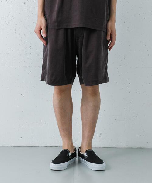 URBAN RESEARCH(アーバンリサーチ)の「『洗濯可』WASHABLE CUPRO SHORTS(その他パンツ・メンズ・カーキ/ブラック/ブラウン・MEDIUM/LARGE)」の3枚目の写真