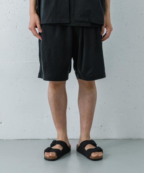URBAN RESEARCH(アーバンリサーチ)の「『洗濯可』WASHABLE CUPRO SHORTS(その他パンツ・メンズ・カーキ/ブラック/ブラウン・MEDIUM/LARGE)」の2枚目の写真