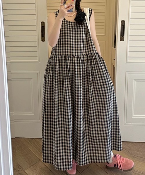 AMAJI(アマジ)の「チェック柄 ノースリーブ ワンピース(ワンピース・レディース・ブラック・LARGE/X-LARGE)」の4枚目の写真