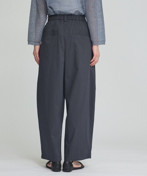 qualite(カリテ)の「【接触冷感】タイプライター タックバレルパンツ(その他パンツ・レディース・モカ/チャコールグレー・36/38)」の11枚目の写真