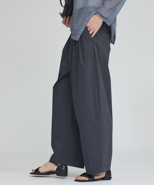 qualite(カリテ)の「【接触冷感】タイプライター タックバレルパンツ(その他パンツ・レディース・モカ/チャコールグレー・36/38)」の7枚目の写真
