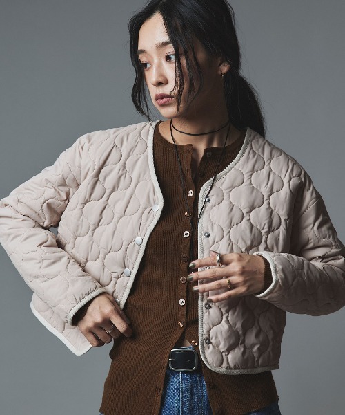 W:Huku(フーク)の「オニオン キルト コンパクト インナーダウン カーディガン / Onion Quilt Compact Cardigan(ブルゾン・レディース・カーキ/ブラック/ライトベージュ・L/M)」の22枚目の写真