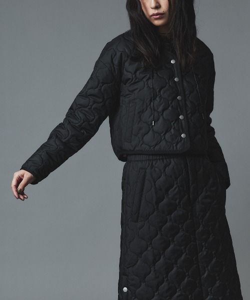 W:Huku(フーク)の「オニオン キルト コンパクト インナーダウン カーディガン / Onion Quilt Compact Cardigan(ブルゾン・レディース・カーキ/ブラック/ライトベージュ・L/M)」の5枚目の写真