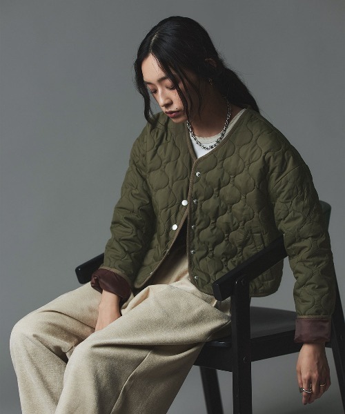 W:Huku(フーク)の「オニオン キルト コンパクト インナーダウン カーディガン / Onion Quilt Compact Cardigan(ブルゾン・レディース・カーキ/ブラック/ライトベージュ・L/M)」の6枚目の写真