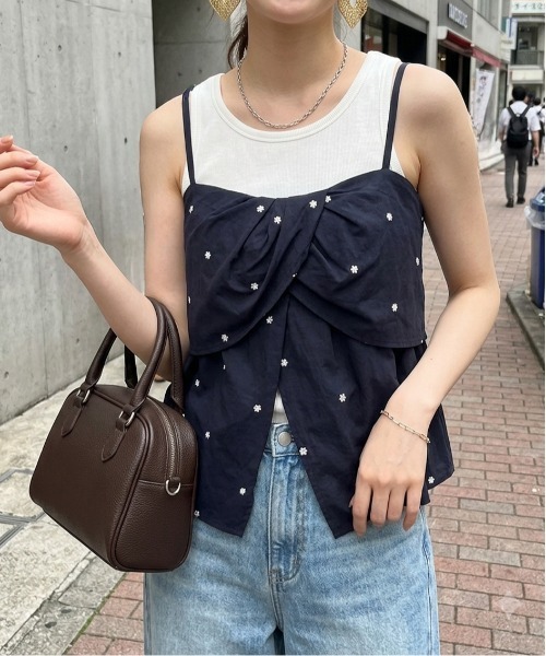 Rejoule(リジュール)の「ショート丈 フラワー刺繍キャミビスチェ(キャミソール・レディース・ネイビー/アイボリー/ライトブルー・FREE)」の14枚目の写真
