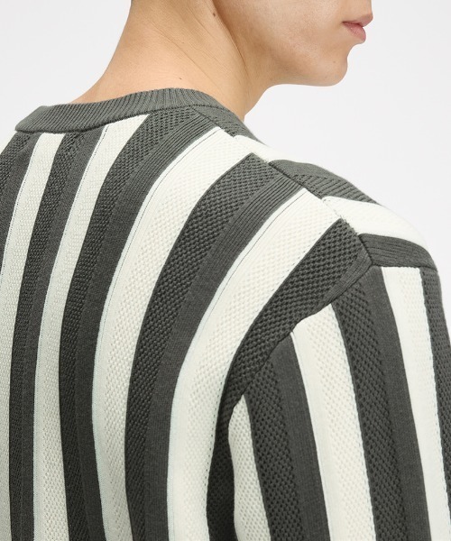 FRED PERRY（フレッドペリー）の「Textured Stripe Jumper／テクスチャードストライプジャンパー（ニット/セーター・メンズ・ダークオリーブ・S/M/L）」の8枚目の写真