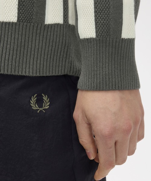 FRED PERRY（フレッドペリー）の「Textured Stripe Jumper／テクスチャードストライプジャンパー（ニット/セーター・メンズ・ダークオリーブ・S/M/L）」の10枚目の写真